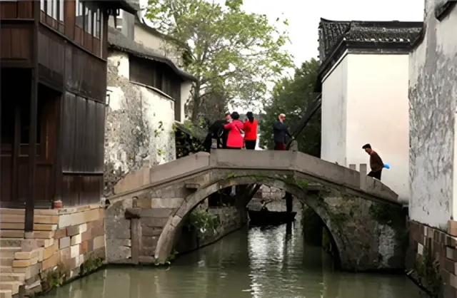 Hangzhou Wuzhen Water Town Day Tour