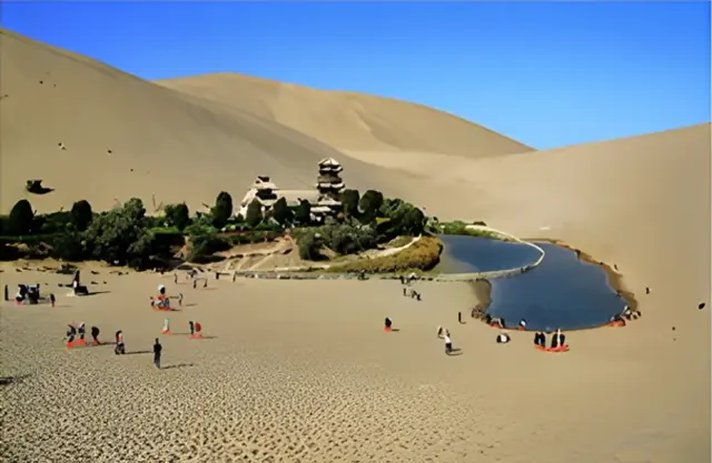 Crescent Lake & Sand Dunes