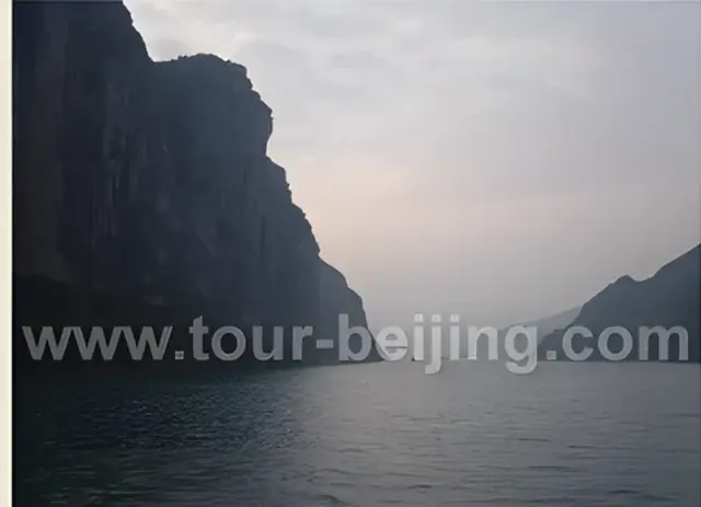 Hong Kong Guilin Yangtze River Xian Beijing 12 Day Tour