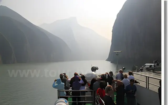 Cruising on the Three Gorges
