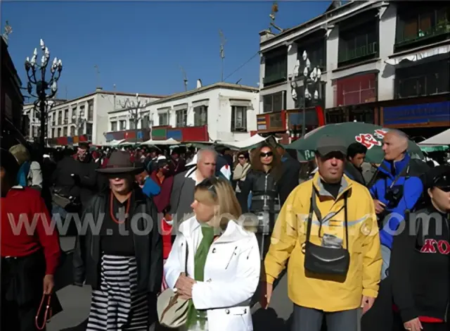 Beijing Xian Chengdu Lhasa Shanghai 14 Day Tour