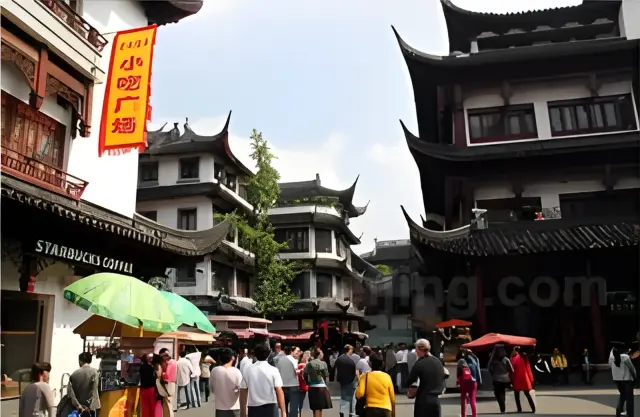 The Yuyuan Garden and Bazaar