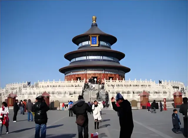 Beijing Xian Chengdu Lhasa Shanghai 14 Day Tour