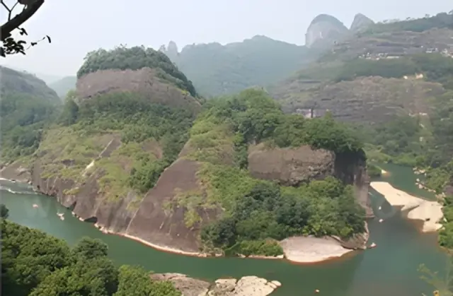 Xiamen Quanzhou Putian Meizhou Island Fuzhou Wuyishan 8 Day Tour