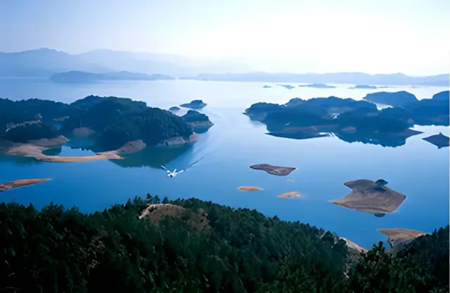 Hangzhou Thousand Islands Lake