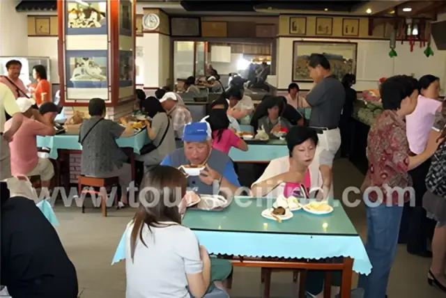 Morning Market & Breakfast Tour