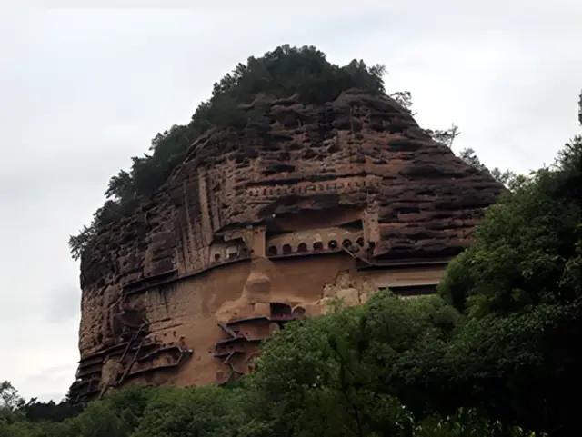 Xian Maijishan Grottoes Day Tour by Train