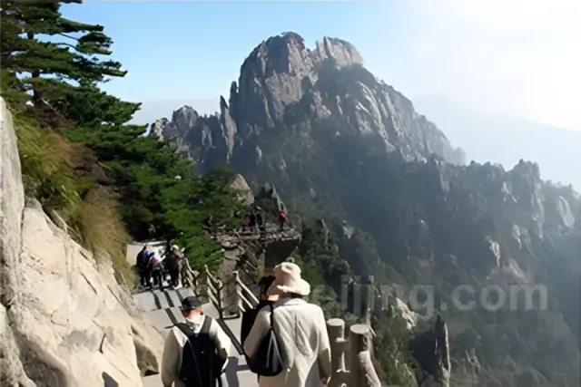Beijing Huangshan Hongcun Shanghai 9 Days Tour
