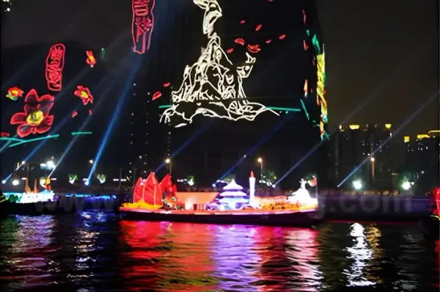 Guangzhou Night Cruise on Pearl River Tour
