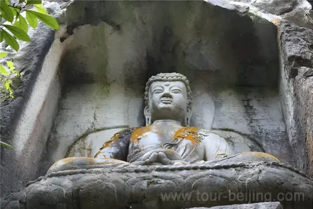 The grottoes in the Flying Peak