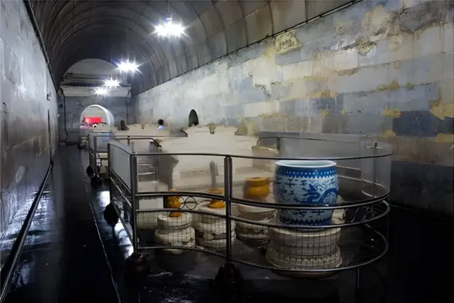 Underground Palace ( Dingling Tomb )