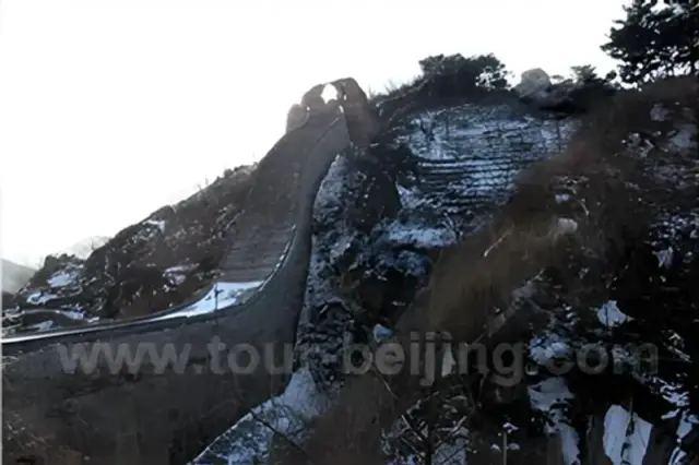 Crossing Zhuangdaokou Great Wall Pass Hiking Day Trip