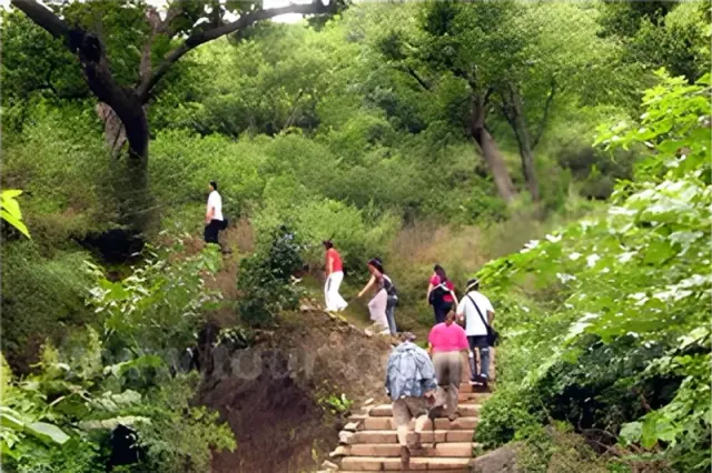Xiao Xi Hu Circuit Hiking Day Trip