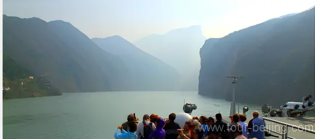 Passing Through Qutang Gorge