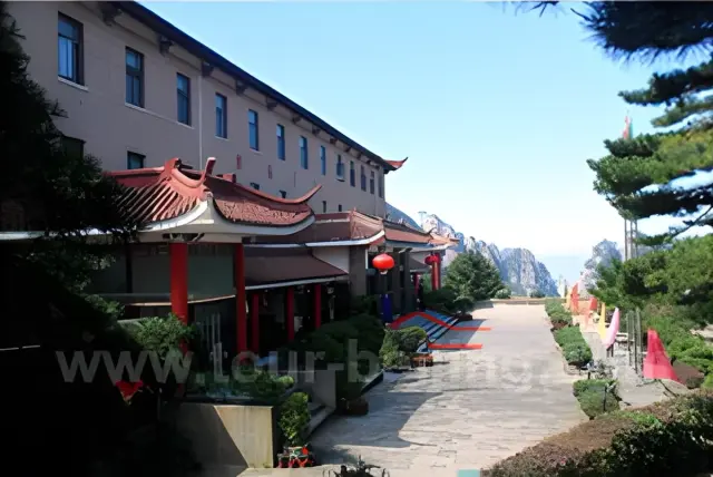 Beijing Huangshan Hongcun Shanghai 9 Days Tour