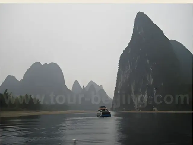 Hong Kong Guilin Yangtze River Xian Beijing 12 Day Tour