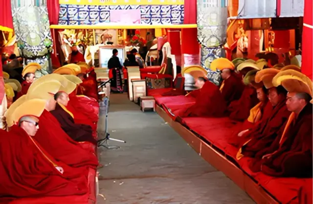 Beijing Chengdu Lhasa Shanghai 12 Day Tour