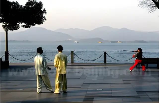 Nanjing Suzhou Hangzhou Shanghai 6 Day Tour