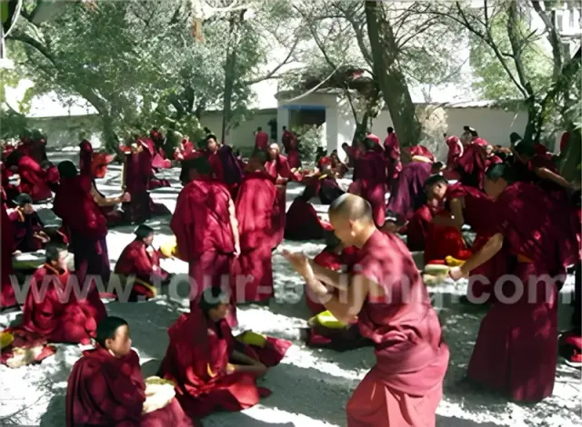Beijing Xian Chengdu Lhasa Shanghai 14 Day Tour
