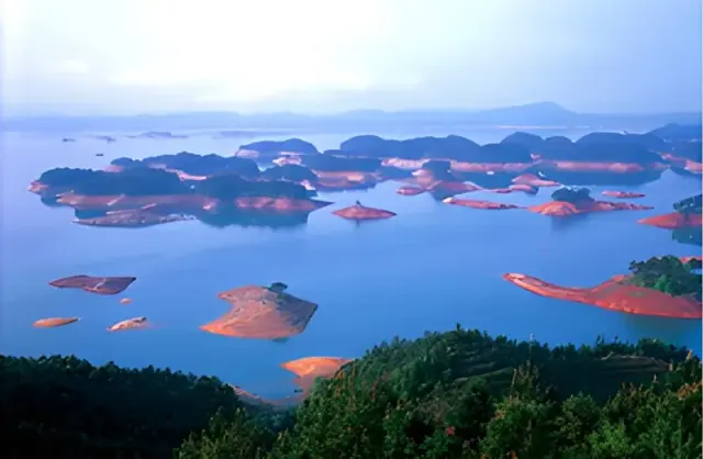 Hangzhou Thousand Islands Lake