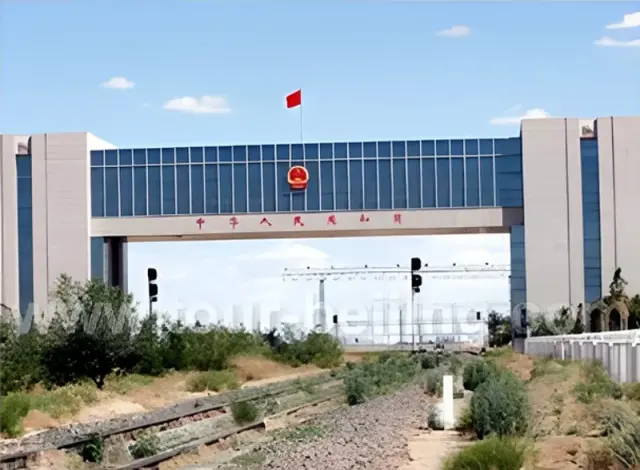 6 Day Beijing Sino-Mongolian Border and Dinosaur Exploration Tour