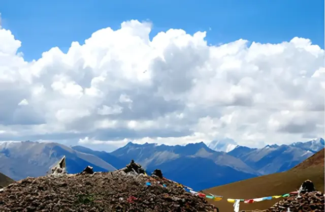 Trek to Yangpachen Monastery