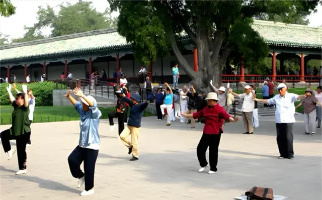 Local people play Tai Chi
