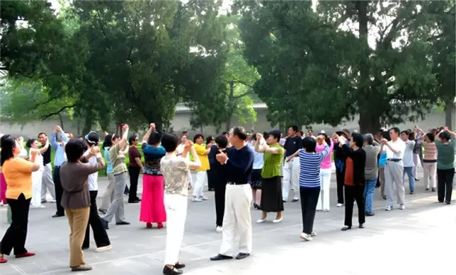 Dancing in Temple of Heaven