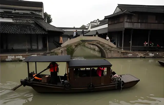 Hangzhou Wuzhen Water Town Day Tour