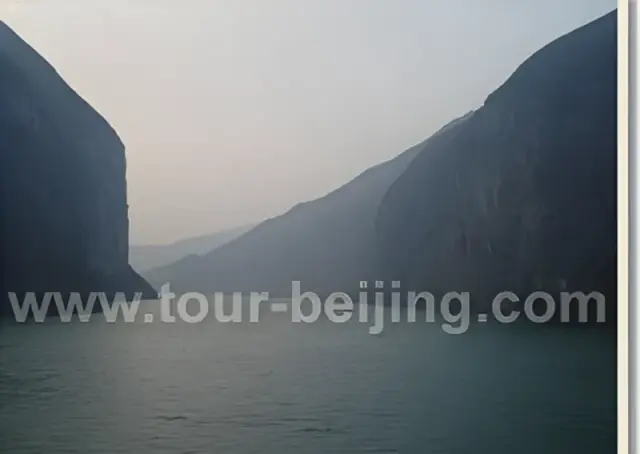 Hong Kong Guilin Yangtze River Xian Beijing 12 Day Tour