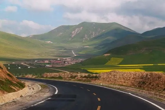 10 Most Scenic Roads in China (Tips & Photos)