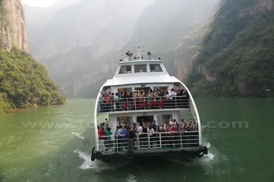 A smaller motorized vessel took us through the picturesque Lesser Gorges
