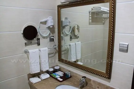 A standard room in Labuleng Civil Aviation Hotel 1