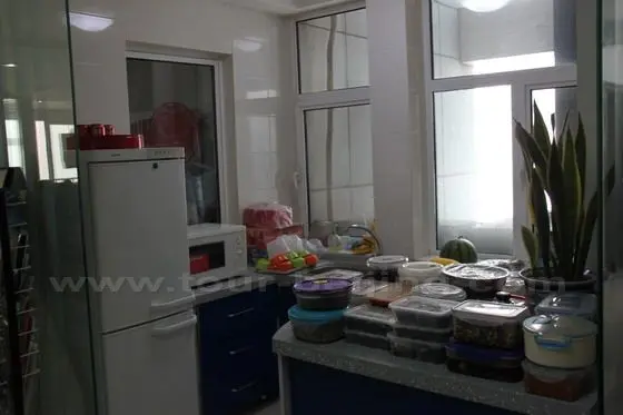 All meals carried from home kept in the food plastic containers quietly piled up on the area in our office.