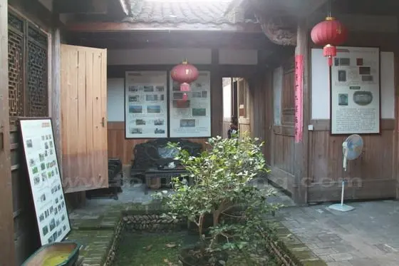 All the rooms are in the side courtyards of Wu's Courtyard