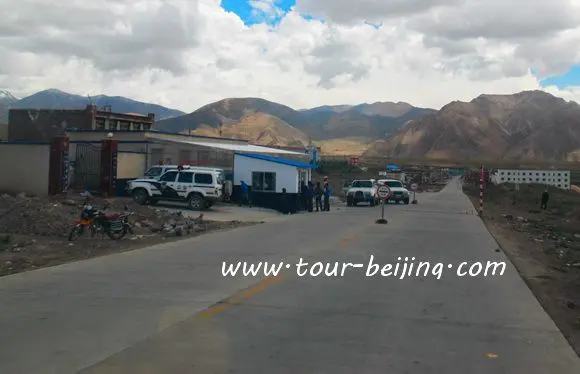 Shigatse Lhatse Tingri Road Trip (Tips, Photos & Maps)