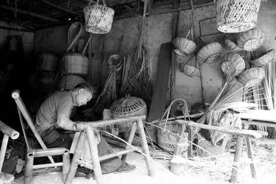 Bamboo baskets making