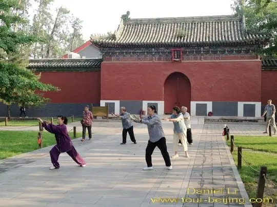Morning Stroll around Beihai Park