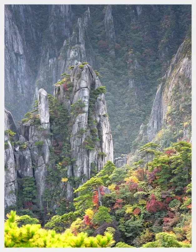 Best time to visit Huangshan (Tips, Photos & Map)