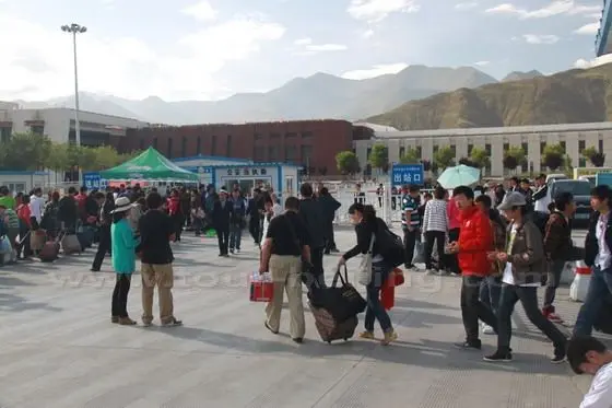 Lhasa Railway Station Transportation (Tips, Photos & Map)