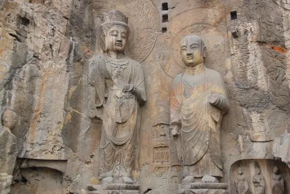 How to Visit Longmen Grottoes (Travel Tips, Photos and Maps)