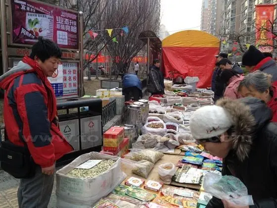 Buying some local products for the coming new year