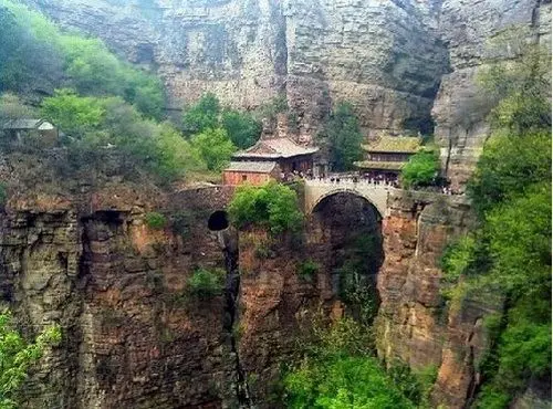 Cangyanshan (Green Crag Mountain)