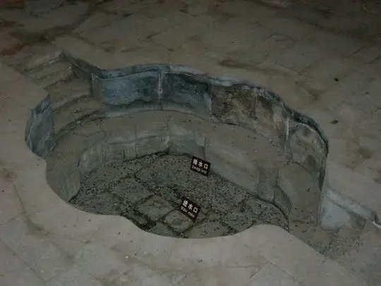 Crabapple Pool built 747 for Lady Yang