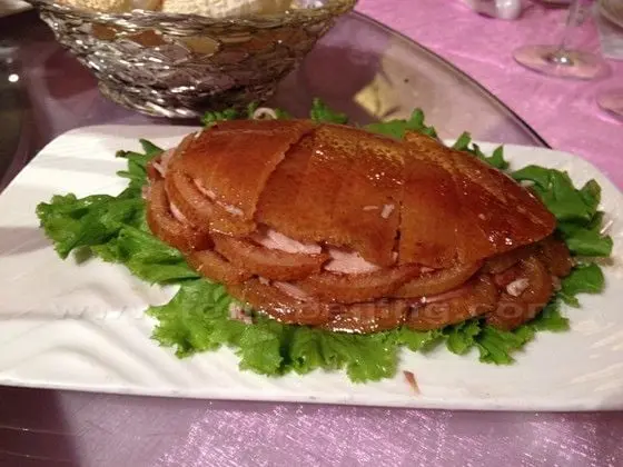Crisp and less fat roast duck slices