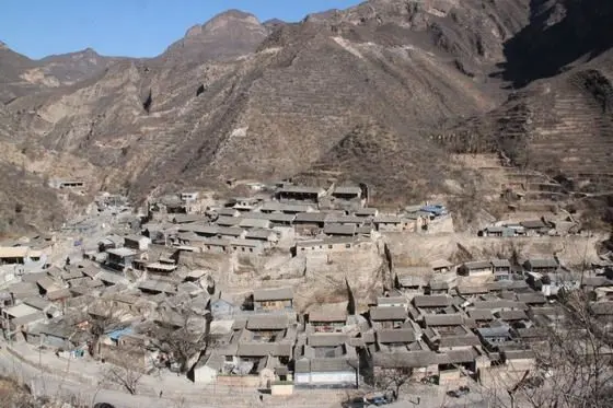 Cuandixia Village spreads like an opened Chinese fan.