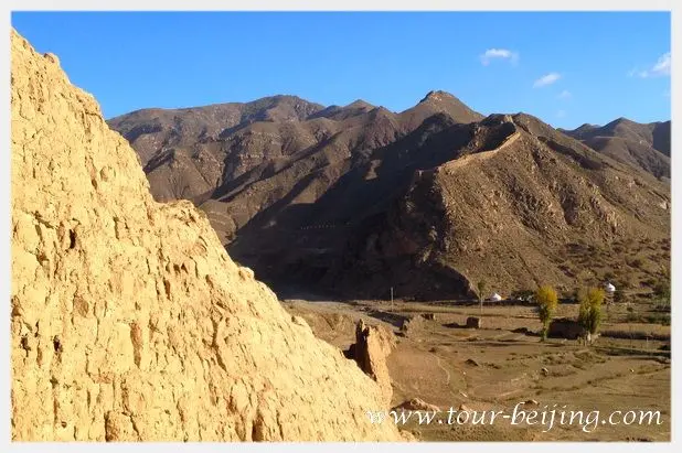 Wall on the both sides of the valley