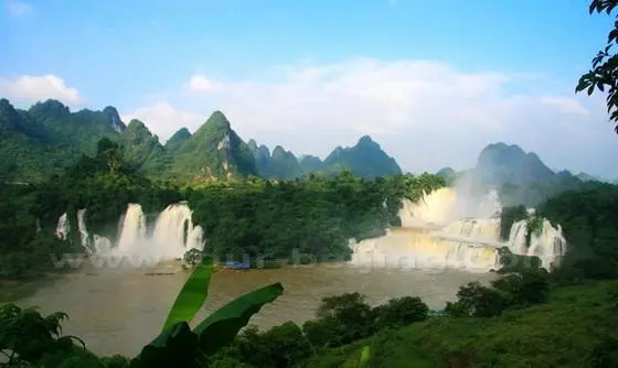 Detian Waterfalls, the largest in Asia