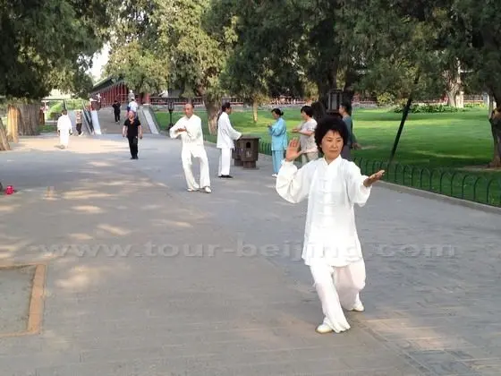 Doing Tai Chi early morning in Temple of Heaven Park