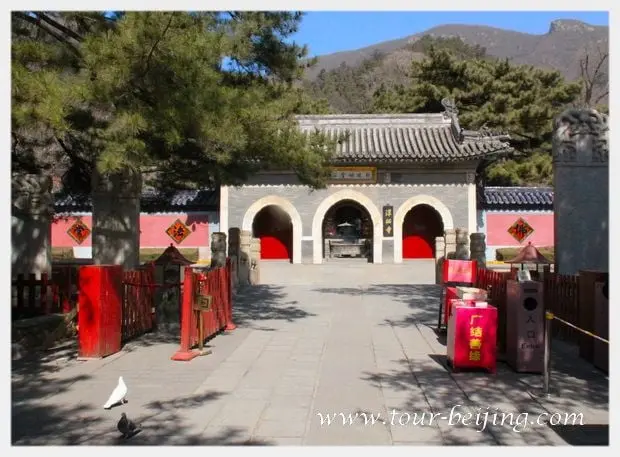 Tanzhe Temple (Tips, Photos & Map)